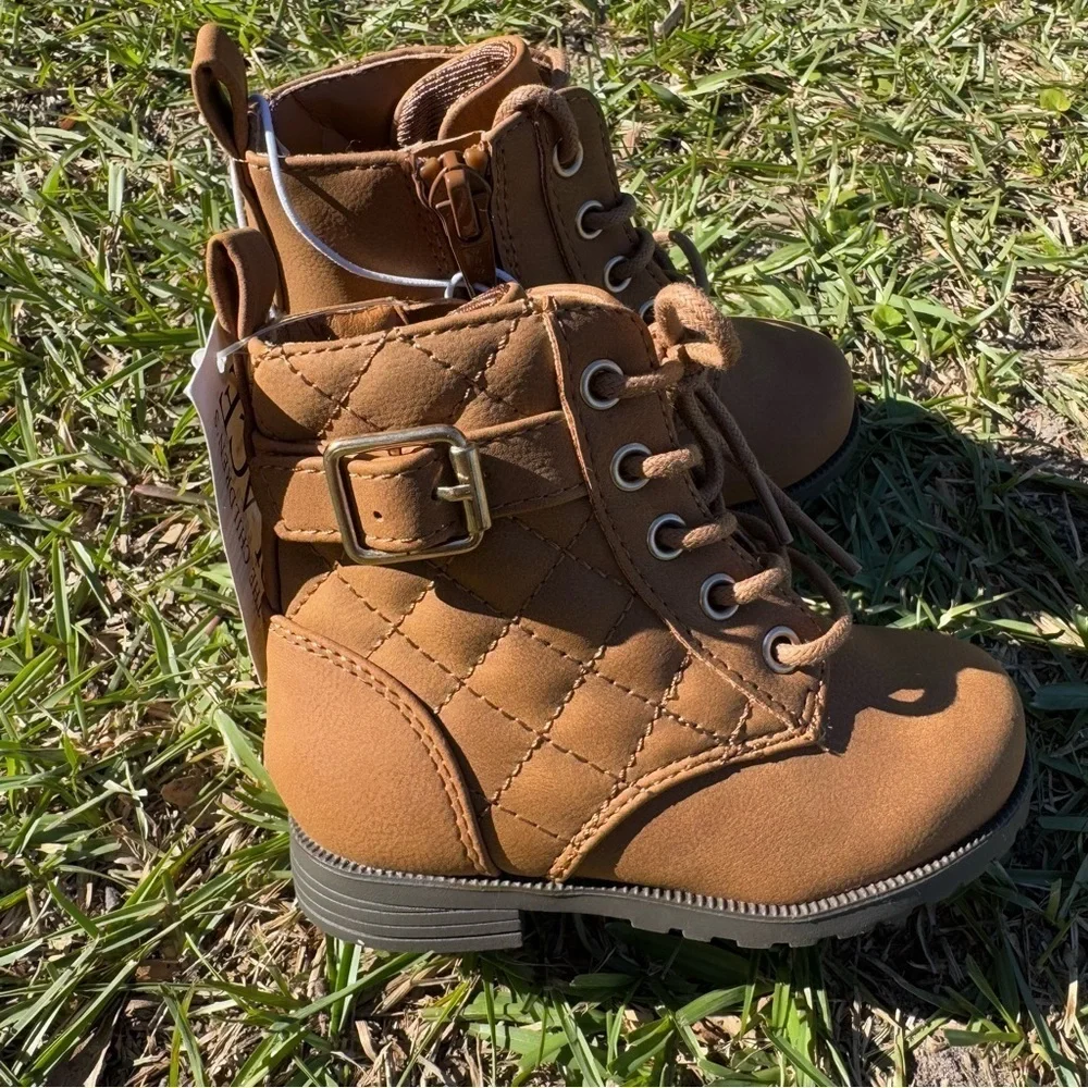 The Children’s Place Toddler Combat Boots Size 5 Tan Lace‎ Up Zip Buckle NWT